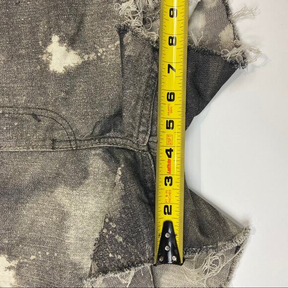Levi’s 513 Cut Off Bleached Distressed Shorts - Picture 5 of 8
